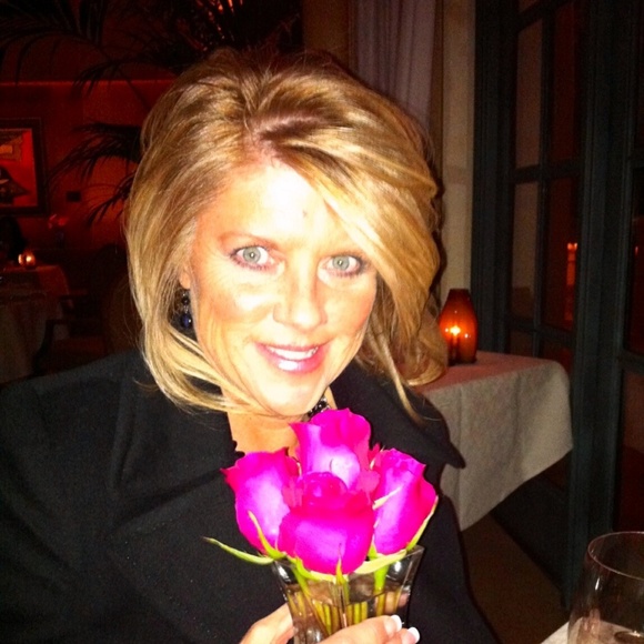 Meet your Posher, Robyn - Picture 2 of 3